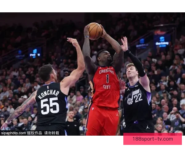 埃奇库姆伤愈复出砍下22分13篮板 76人连续两季横扫爵士 贝利豪取25分